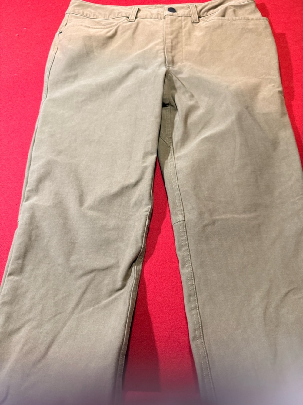 lululemon athletica Men's Chinos in Light Khaki